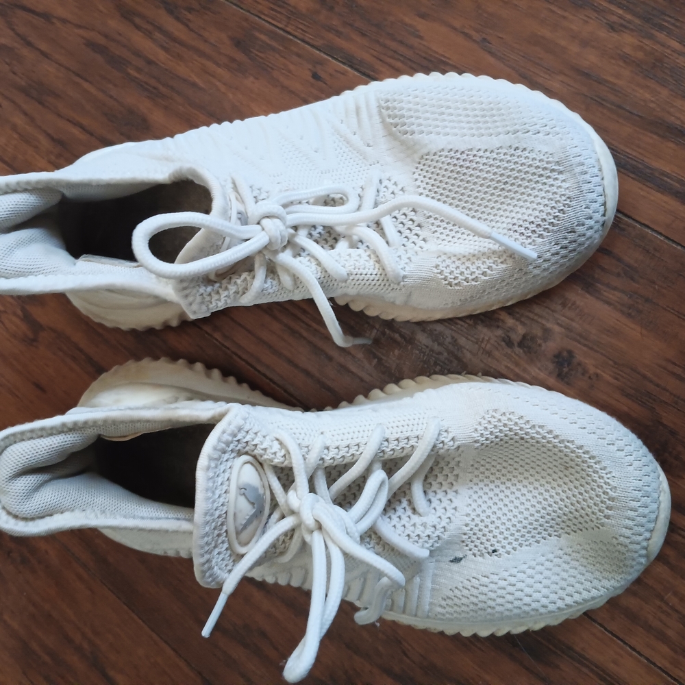 Kids White Knit Lace-Up Sneakers